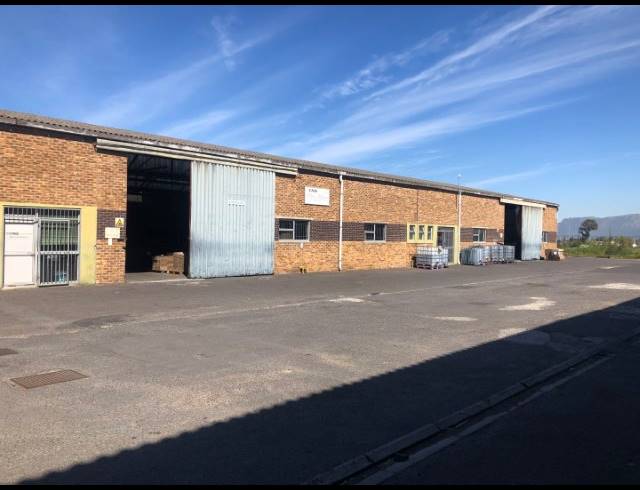 1,608M² WAREHOUSE TO LET IN AIRPORT INDUSTRIA